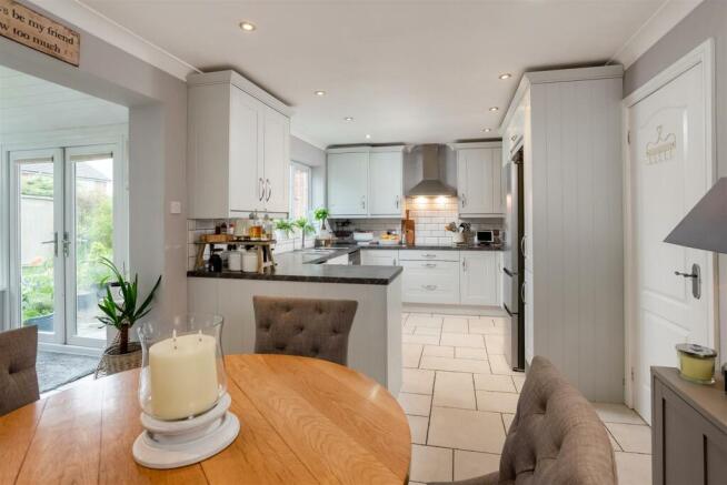 32 Furze Hill Road-6.jpg