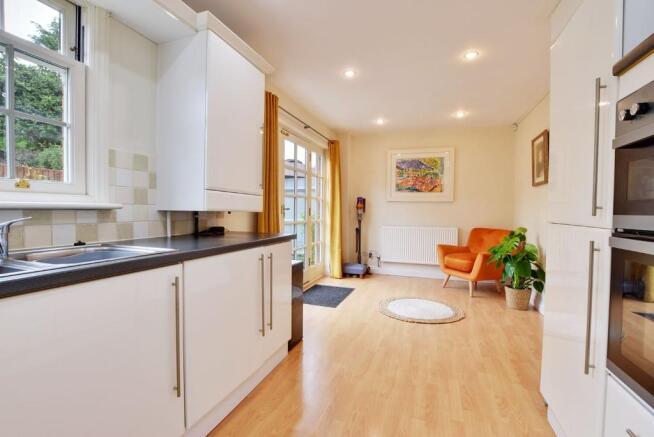 Kitchen/Breakfast...