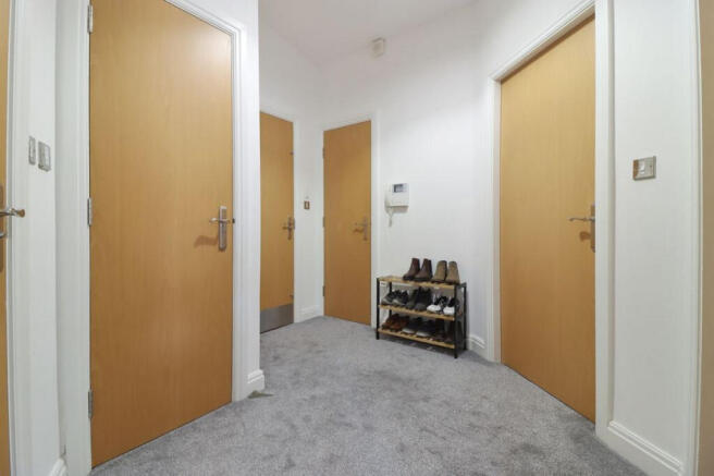 2 bed Flat for sale Image 7