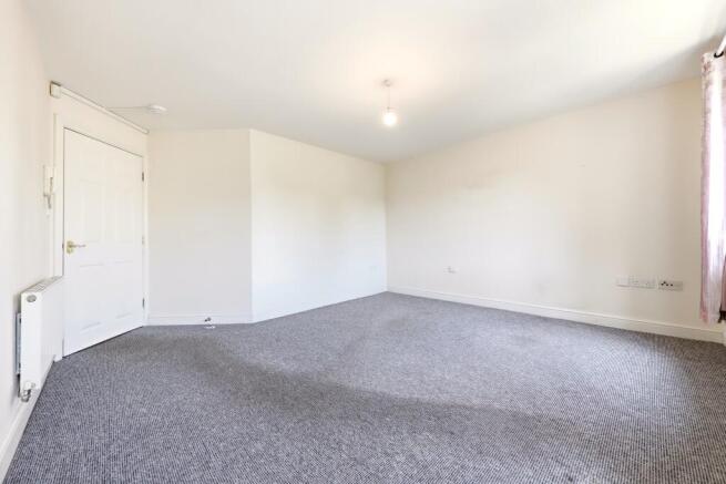 2 bed Flat for sale Image 4