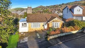 11, Knowle Gardens, Ilfracombe EX34 0NW