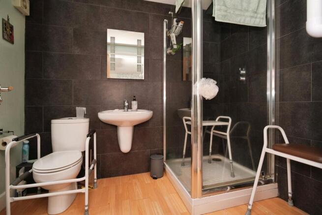2 bed Apartment for sale Image 9