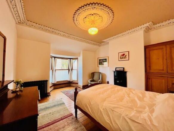 Bedroom 1.jpg