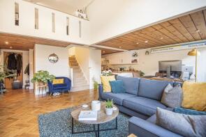 10, 4 Alpha House, Beta Place, London SW4 7QN