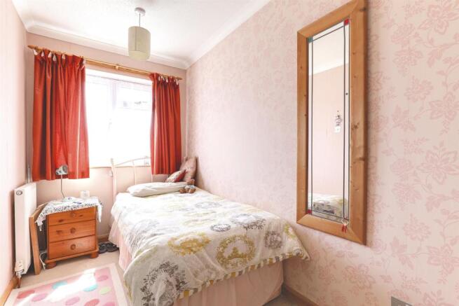 Bed 2.jpg
