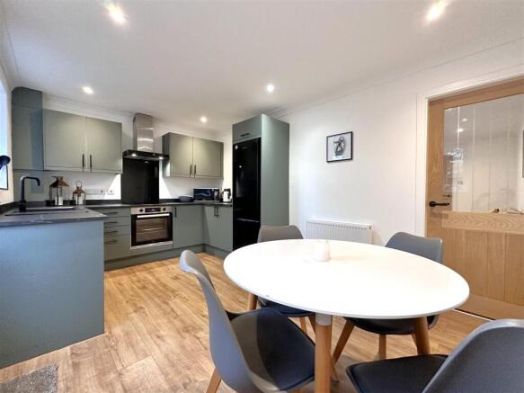 Superb Open-Plan Dining Kitchen 291