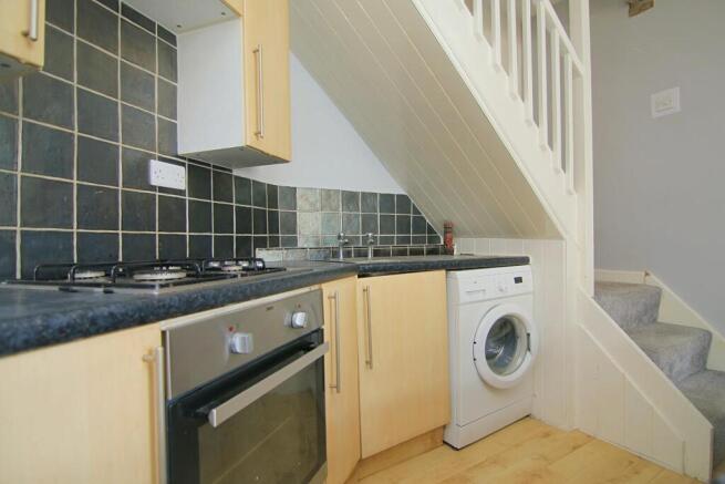 KITCHEN/LIVING ROOM