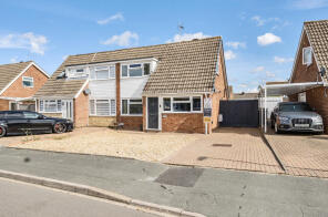 15, Falconscroft, Covingham, Swindon SN3 5AF