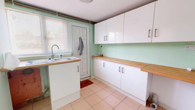 3 bed Semi-Detached for sale Image 7