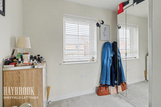 4 bed Detached to rent Image 11