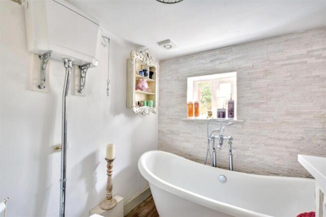 Bathroom_1.jpeg