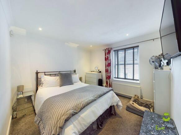 Bedroom 1 (Double)