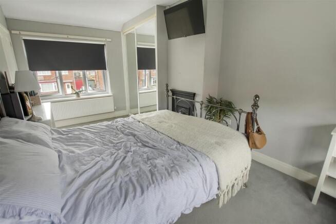 3 bed Terraced for sale Image 12
