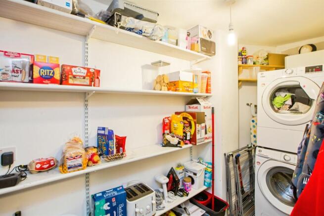 2 bed Apartment for sale Image 11