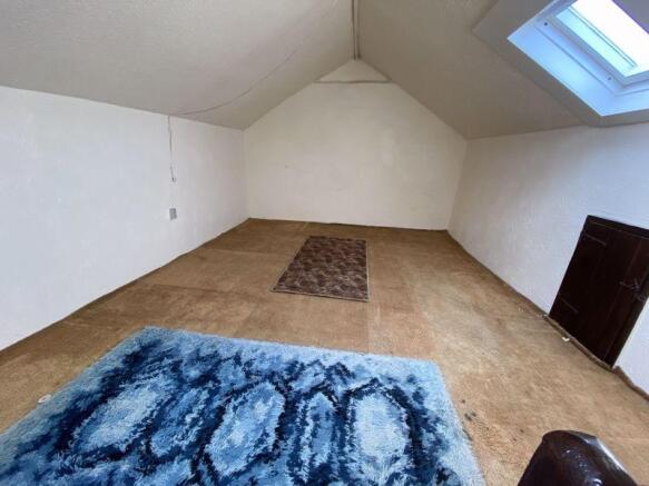 LOFT ROOM