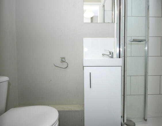 1 bed House Share to rent Image 5