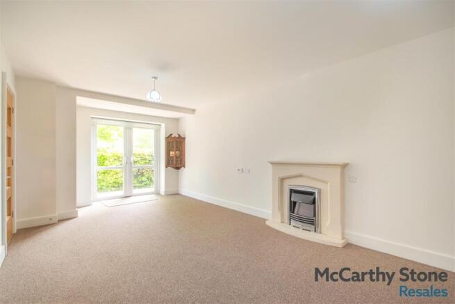 8688159-interior06.jpg