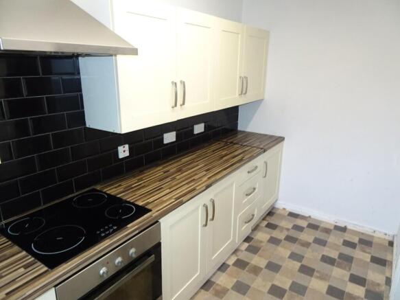 Kitchen (1).JPG