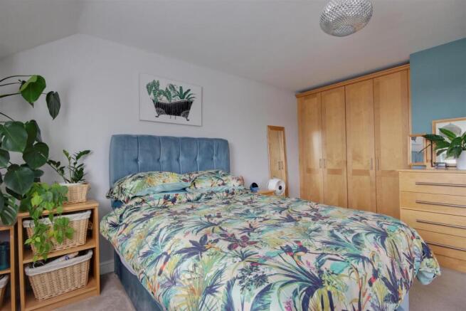 3 bed Town House for sale Image 8