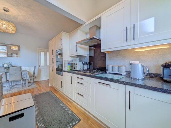 4 bed Terraced for sale Image 5