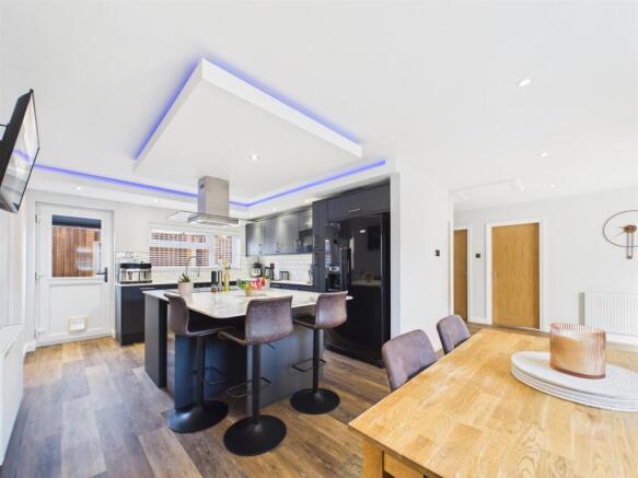 Kitchen / Dining Room