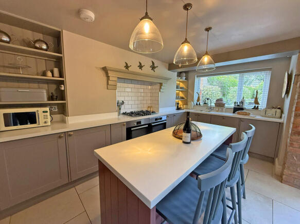3 bed Terraced for sale Image 4