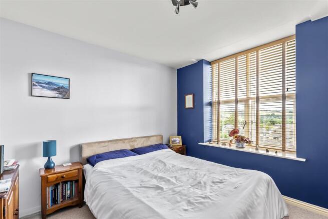 2 bed Apartment for sale Image 7