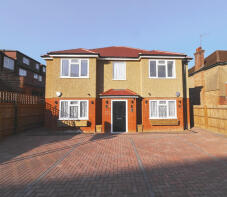 Flat 3, 1a Winnow House, Granville Road, Uxbridge UB10 9AD
