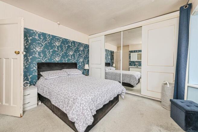 3 bed Semi-Detached for sale Image 9