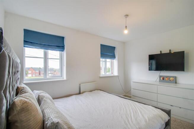 3 bed Town House for sale Image 6