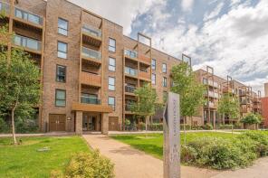 Flat 8, 12 Lassen House, Lismore Boulevard, Colindale, London NW9 4BY