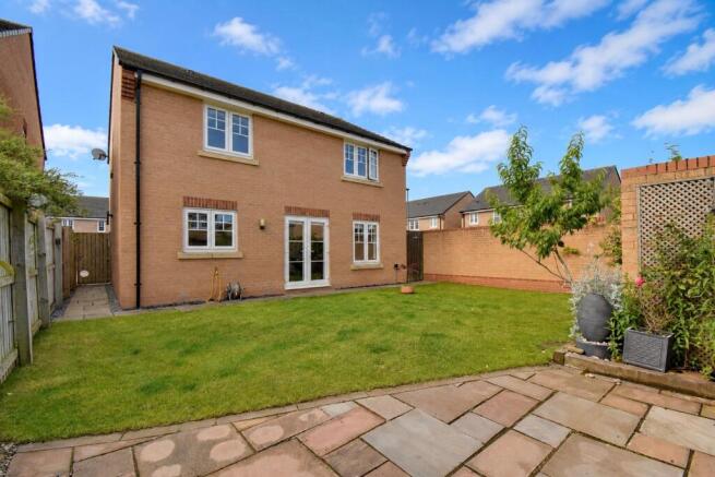 4 bed Detached for sale Image 10