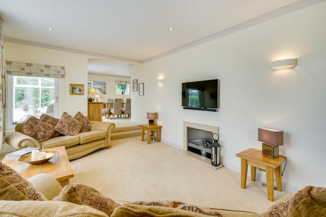 Split Level Loung...