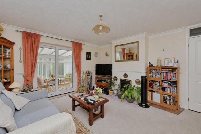 Rustens Manor Road, Wymondham photo 4