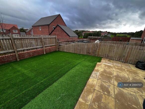 3 bed Semi-Detached to rent Image 9