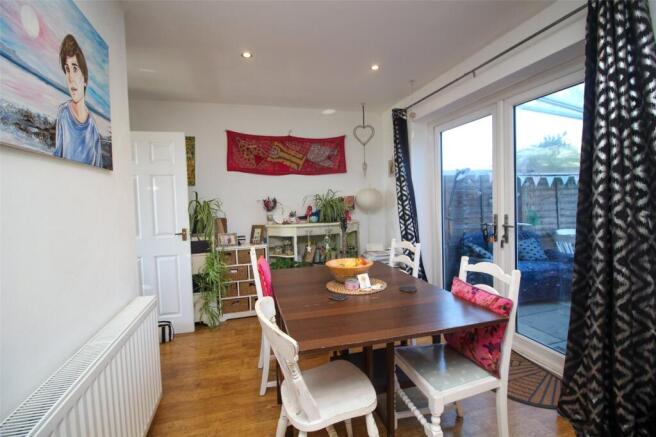 Westfield Close, Hamble, Southampton, Hampshire, SO31 photo 4