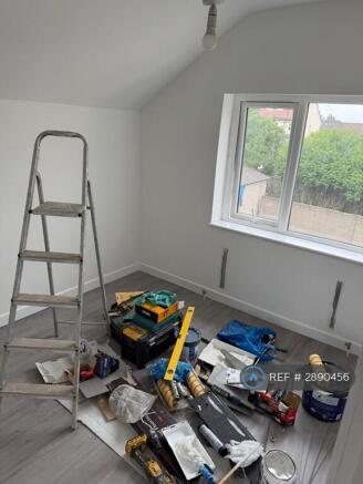 3 bed Semi-Detached to rent Image 8