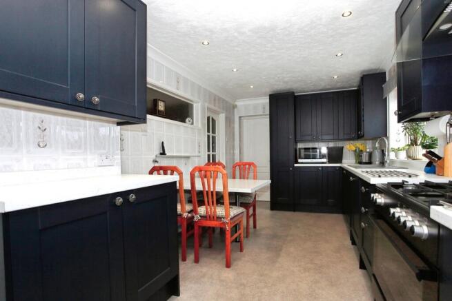 Kitchen /Breakfast Room