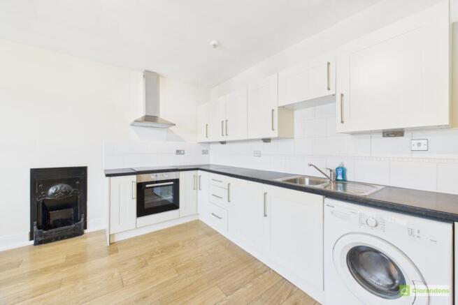 CAM02528G0-PR0417-STILL003