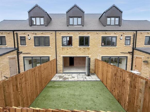 4 bed Town House for sale Image 5