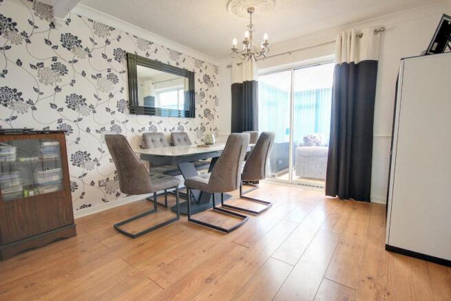 4 bed Detached for sale Image 4