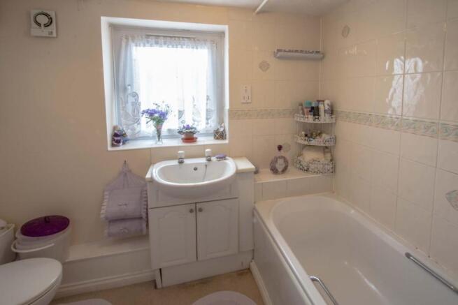 Bathroom.jpg