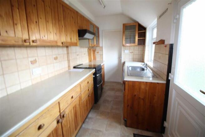 FITTED KITCHEN