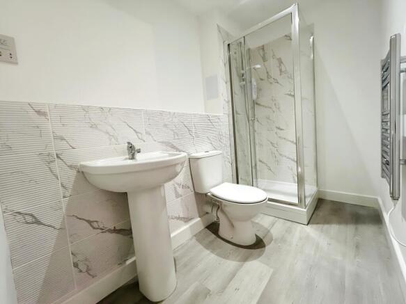 2 bed Apartment to rent Image 10