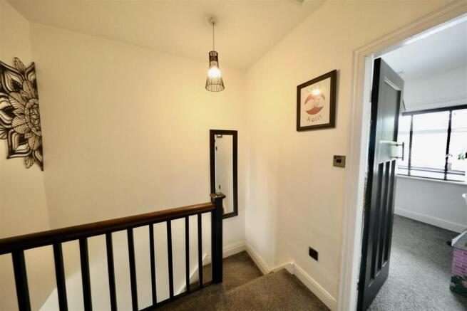 3 bed Terraced for sale Image 12