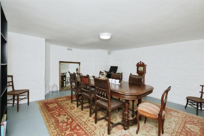 4 bed End of Terrace for sale Image 8