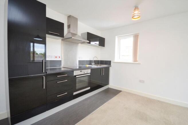 2 bed Terraced to rent Image 5