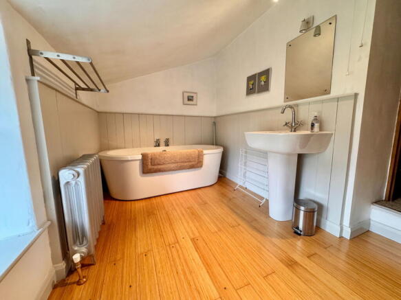2 bed Cottage for sale Image 10
