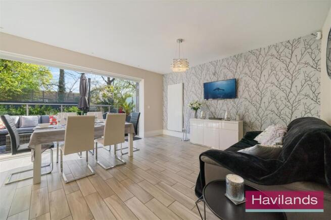 Wellston Crescent-3.jpg