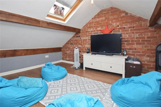 3 bed Semi-Detached for sale Image 12